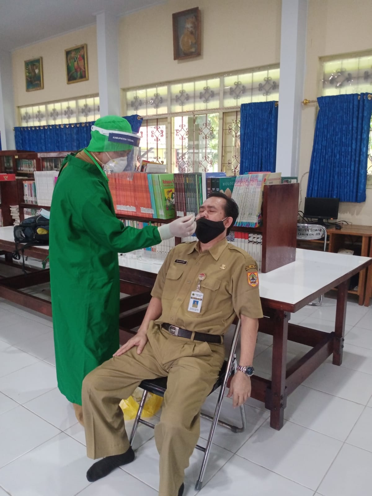 Tes PCR Berkala untuk PTM Terbatas SMAN 3 Slawi