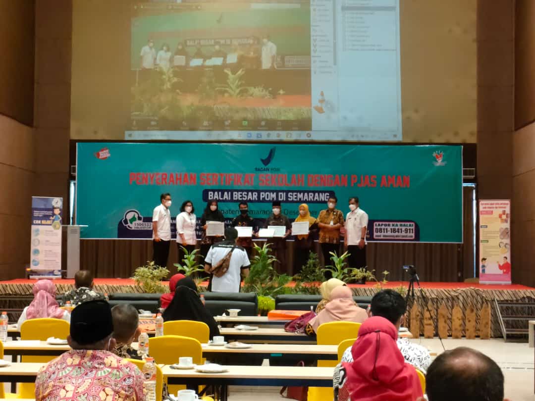 SMA Negeri 3 Slawi Mendapat Sertifikat PJAS Aman dari BPPOM di Semarang