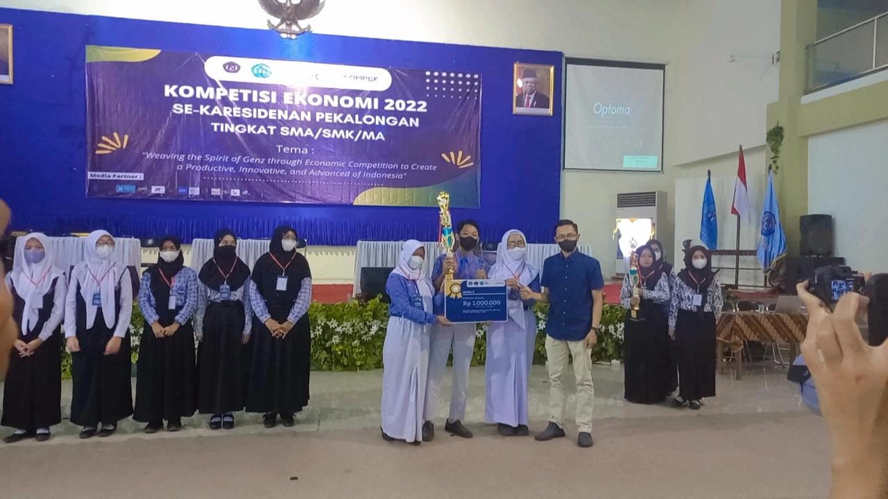SMAN 3 Slawi Memboyong Juara 2 Kompetisi Ekonomi Tingkat Karesidenan Pekalongan