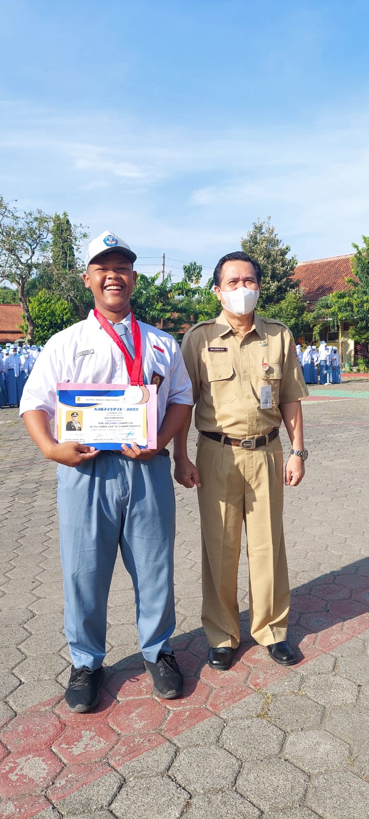 MENUMBUHKAN SIKAP NASIONALISME, MENJADI PETUGAS UPACARA